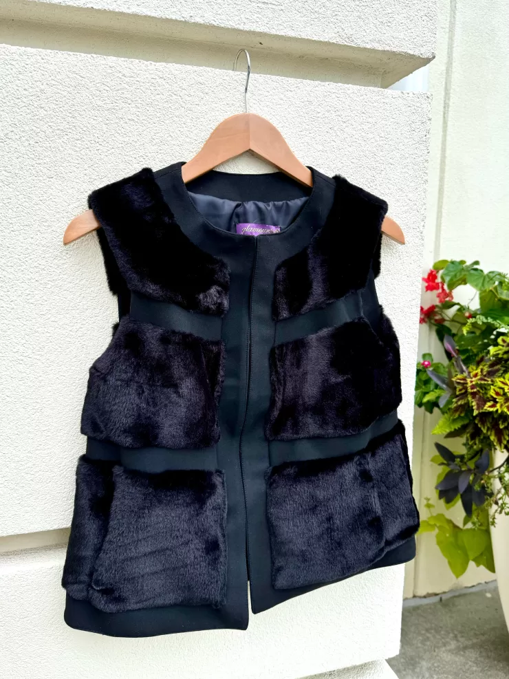 Faux Fur Paneled Vest In >GLAMOURPUSS Sale